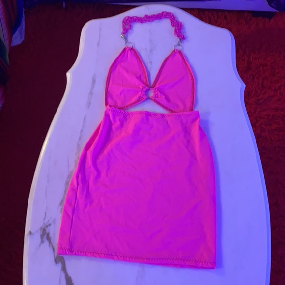 Neon Pink bodycon halter dress - Picture 2 of 3